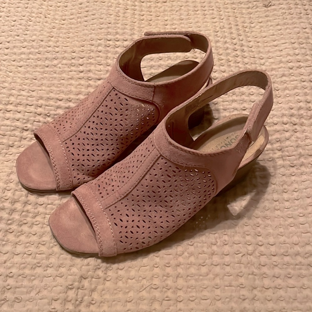 Sonoma size 7 blush pink color.